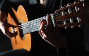 Học đàn guitar: Luyện tập với hợp âm chặn ở dây 5