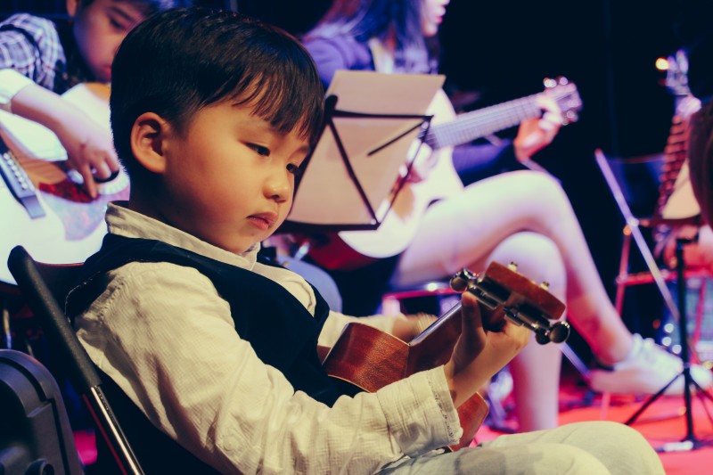 Vũ Hoàng Minh - học viên đầu tiên đăng ký thi ukulele